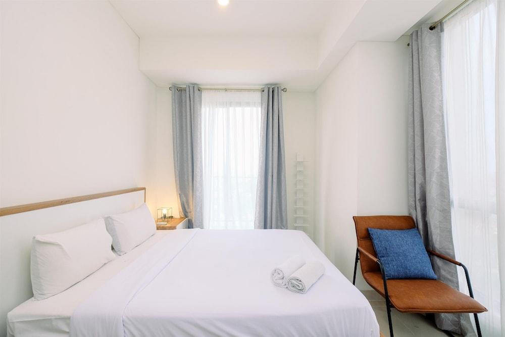 Modern Look And Comfy 2Br At Vasaka Solterra Apartment - Tap to explore photos