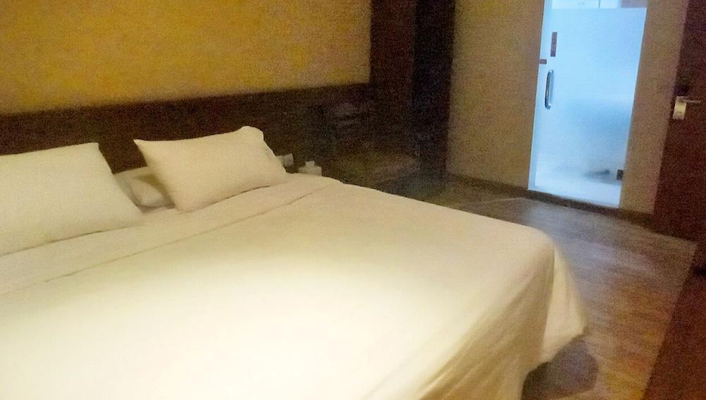 Hotel Aruni Ancol Room Type - Superior Double Room