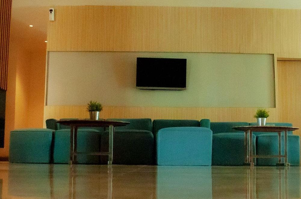 Hotel Aruni Ancol - Tap to explore photos