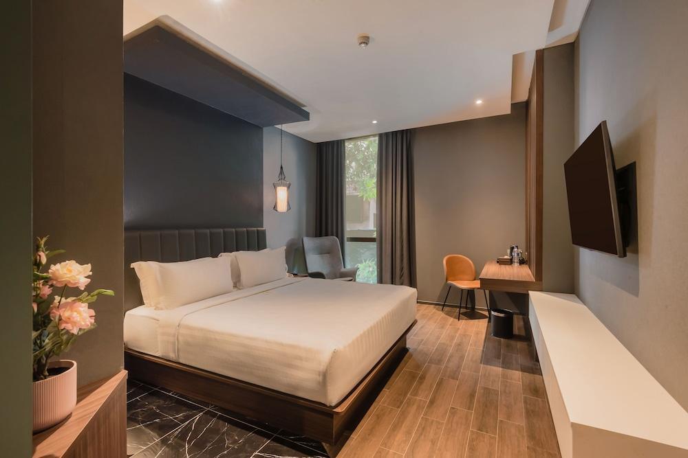 Ashley Tanah Abang Room Type - Superior Double Room