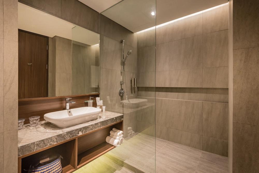 Ashley Tanah Abang Room Type - Deluxe Double Room