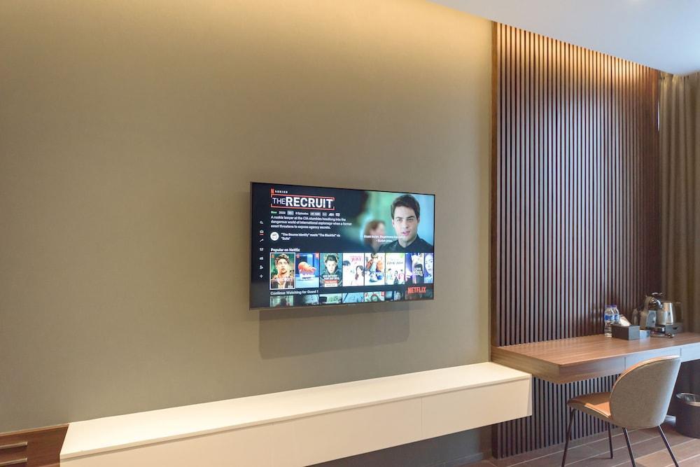 Ashley Tanah Abang Room Type - Family Room