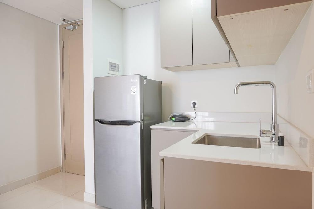 Fancy And Nice 1Br At Gold Coast Apartment - Tap to explore photos