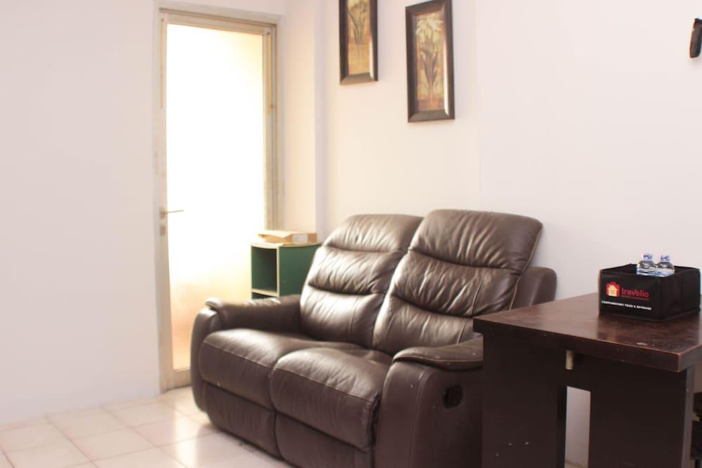 Homey And Comfort Living 2Br At Mediterania Palace Apartment - Tap to explore photos