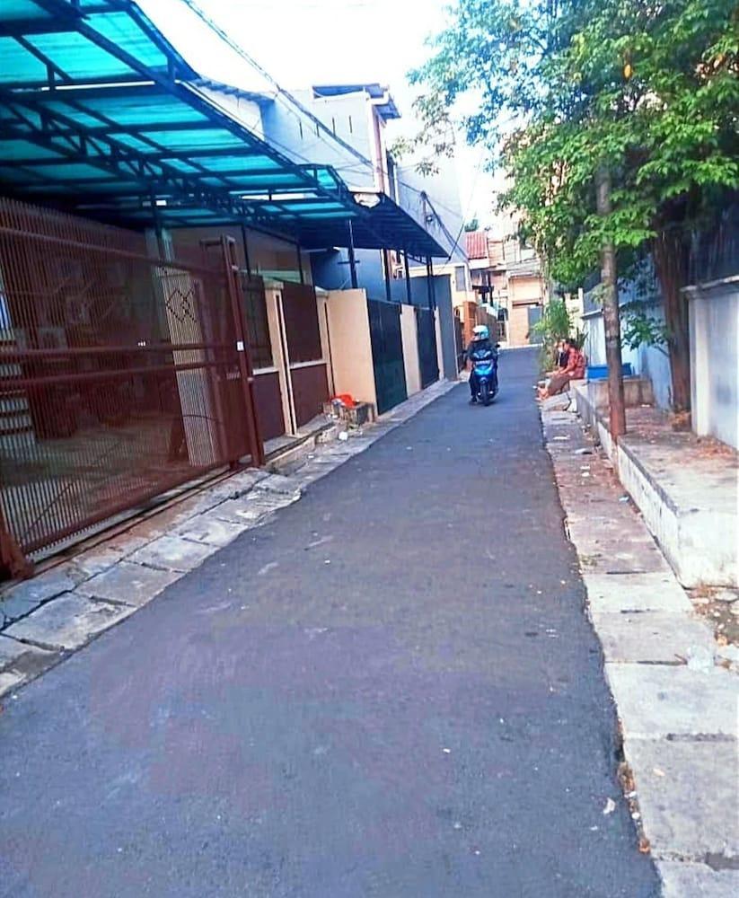 Kost Griya Asri by ecommerceloka - Tap to explore photos