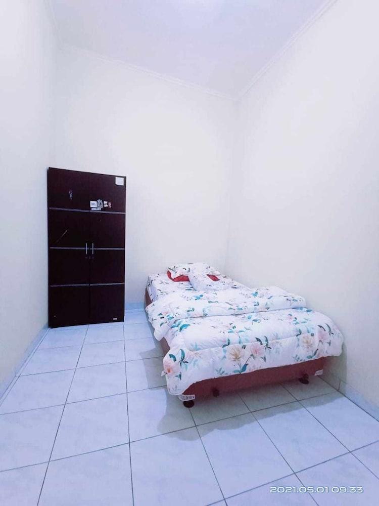 Kost Griya Asri by ecommerceloka Room Type - Standard Single Room