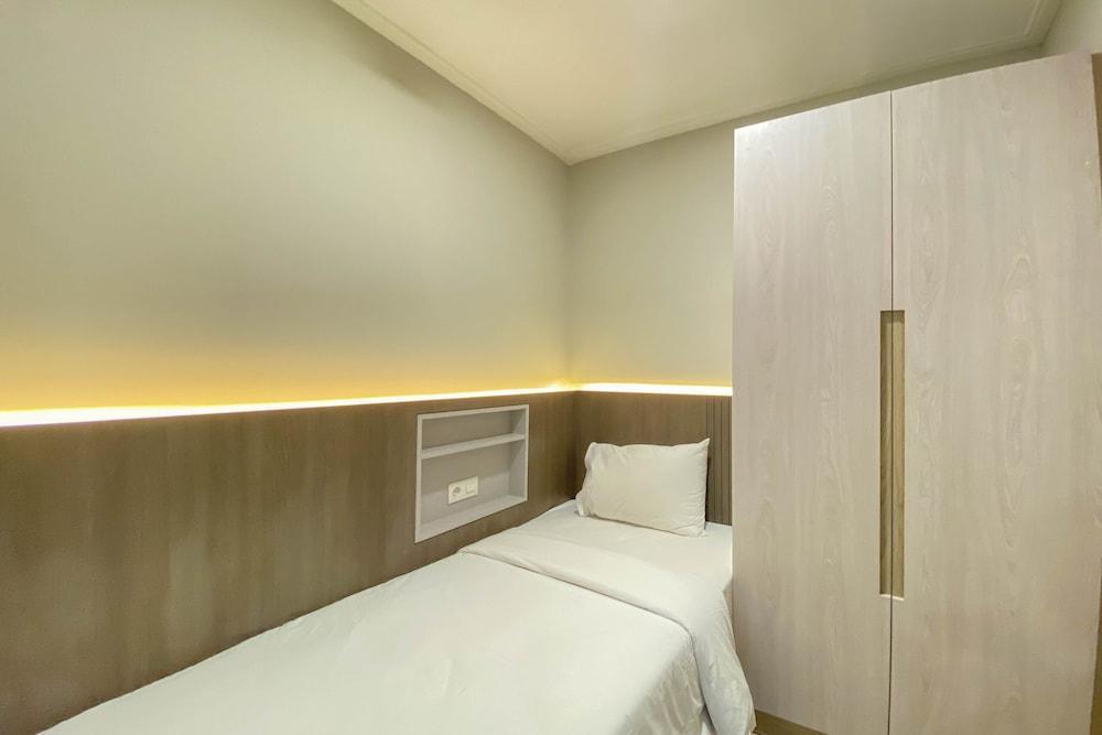 Comfort 2Br At Menteng Park Apartment - Tap to explore photos