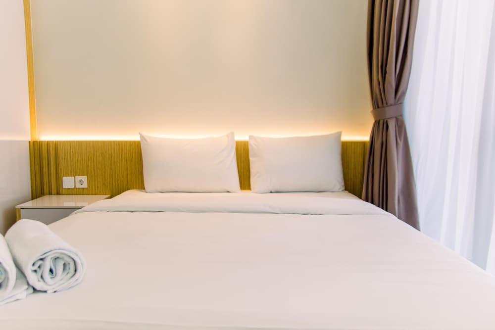 Fancy And Nice Studio Apartment At Gold Coast