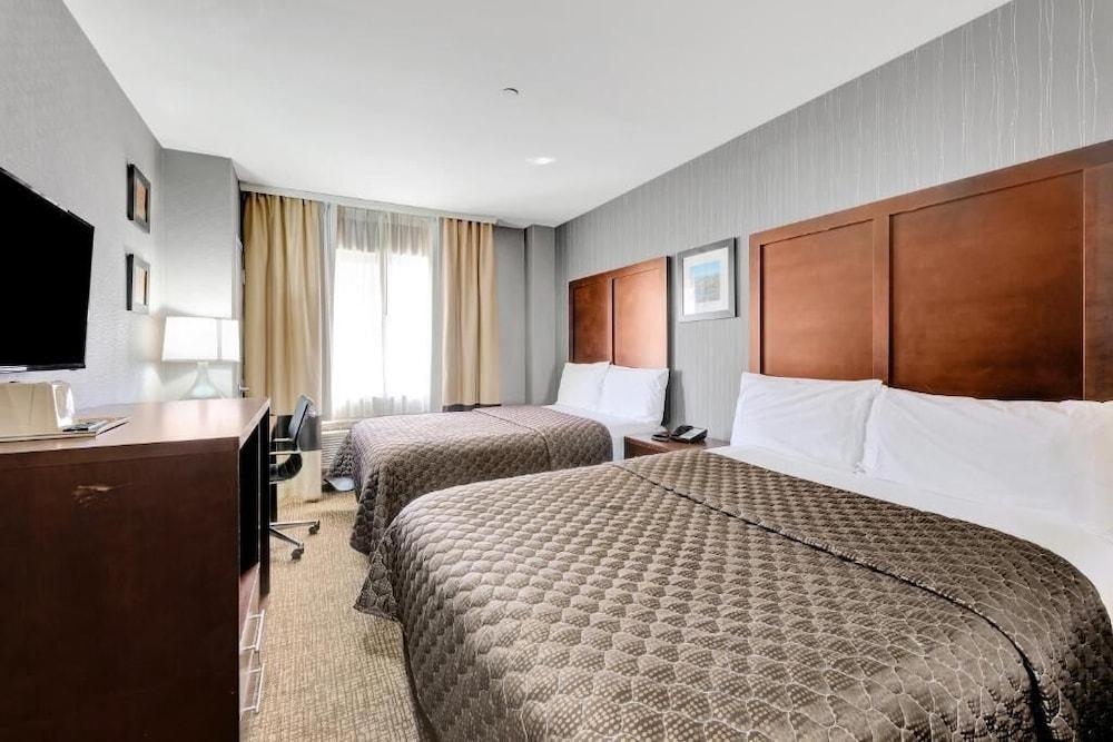 Hotel Pergola JFK Airport Room Type - Deluxe Double Room, Non Smoking