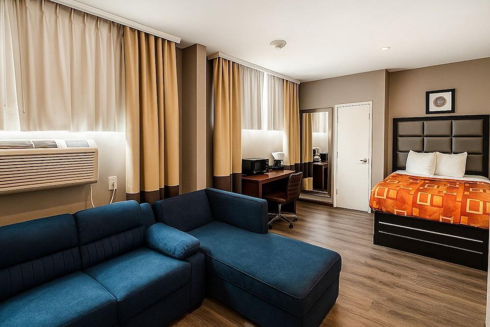 Hotel Pergola JFK Airport Room Type - Luxury Suite