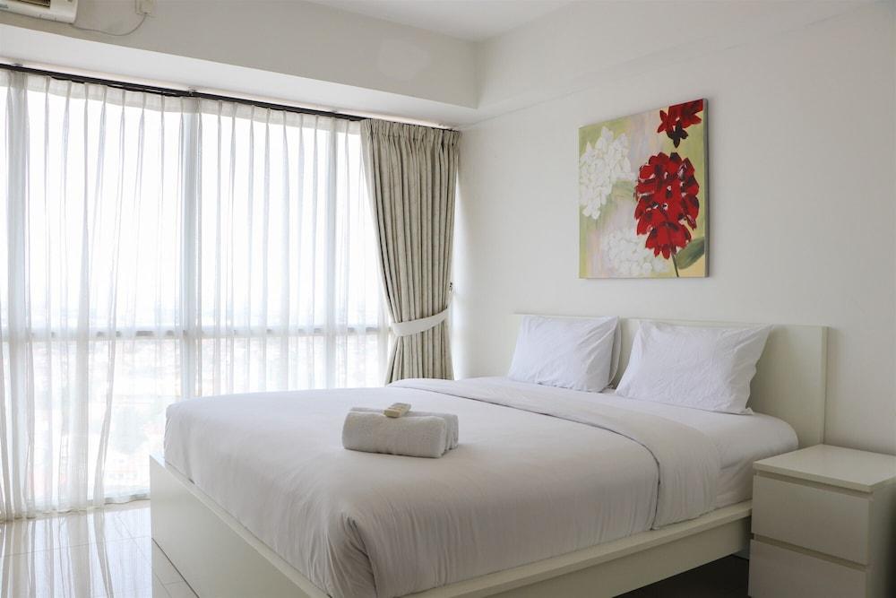 Fancy And Nice 1Br Apartment At H Residence - Tap to explore photos