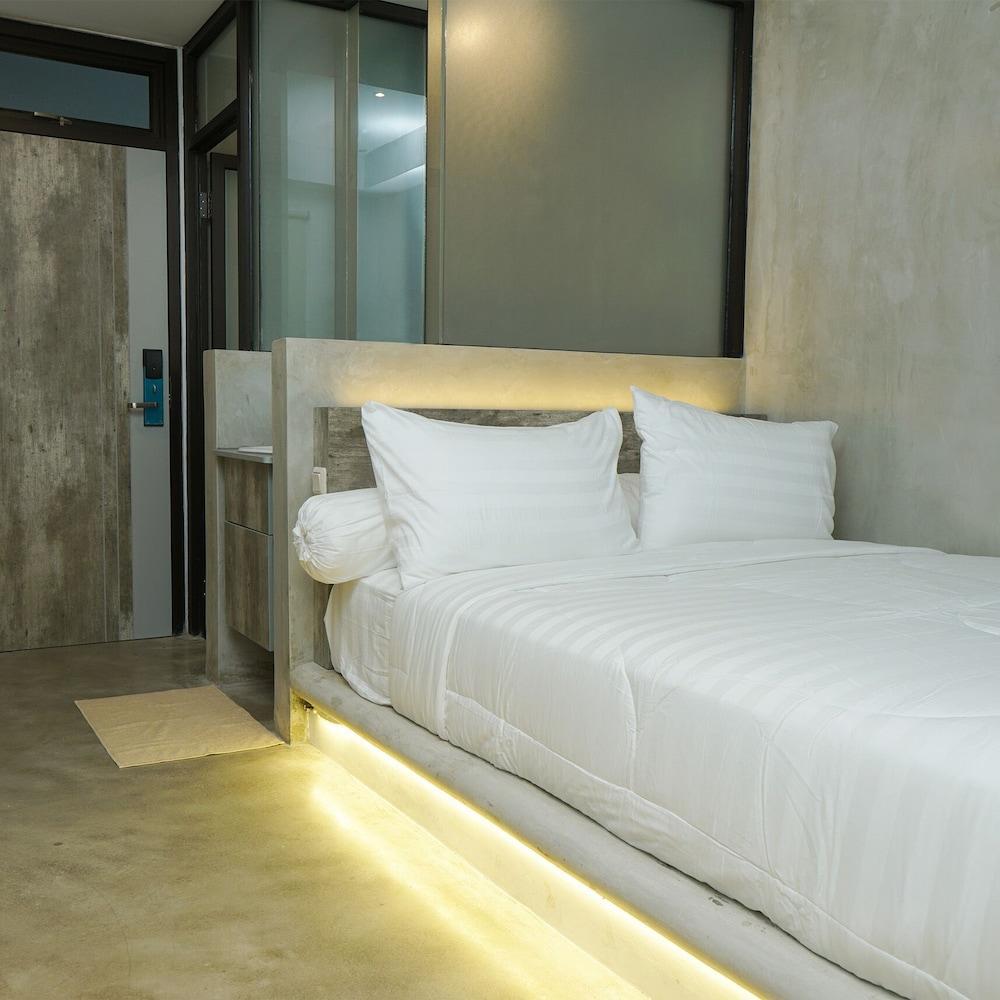 DParagon Matraman Room Type - Deluxe Double Room