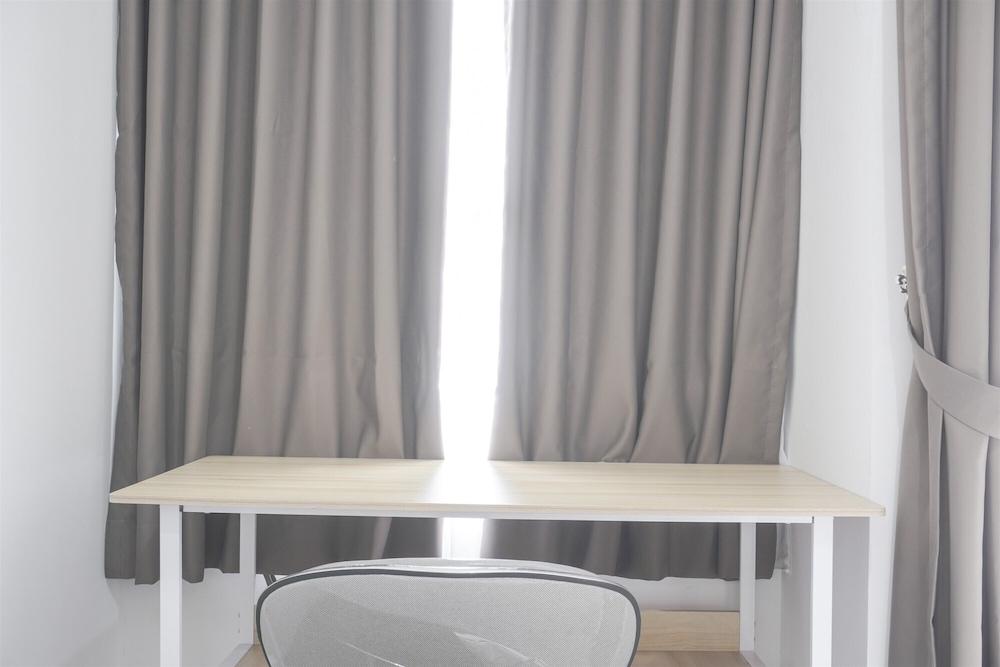 Modern Look Studio Room At Citra Living Apartment - Tap to explore photos