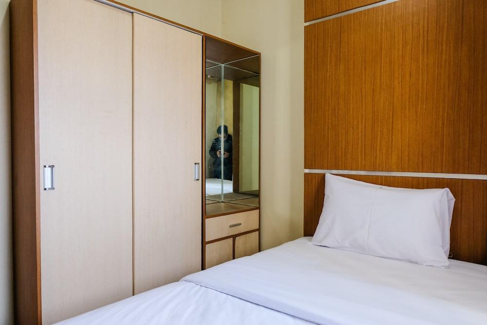 Homey 2Br At Suites @Metro Apartment - Tap to explore photos