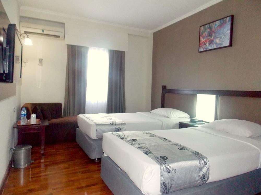 Hotel Mega Proklamasi Room Type - Grand Superior Twin
