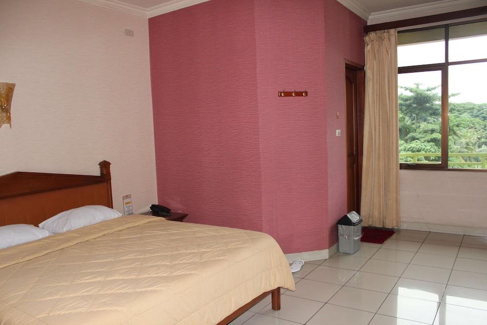 678 Hotel Cawang by Cocotel Room Type - Deluxe Single Room