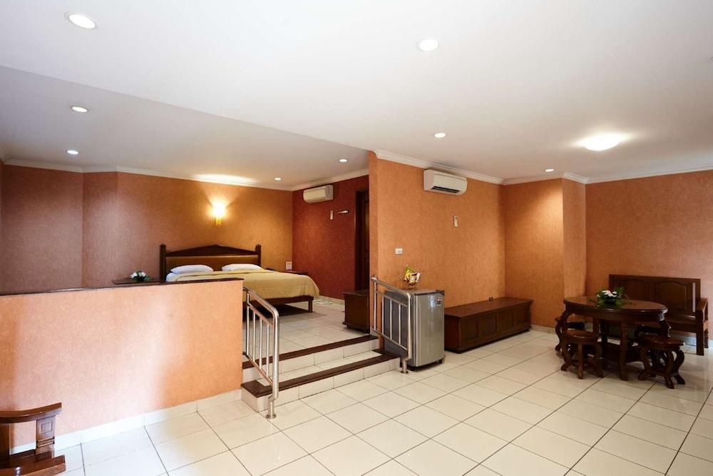 678 Hotel Cawang by Cocotel Room Type - Studio Suite