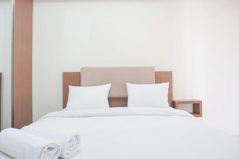 Homey And Tidy Studio Apartment Elpis Residence