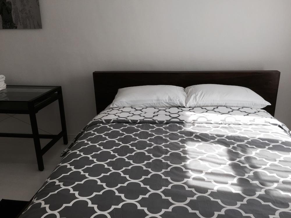 Artisan Suites New York JFK Airport - Tap to explore photos