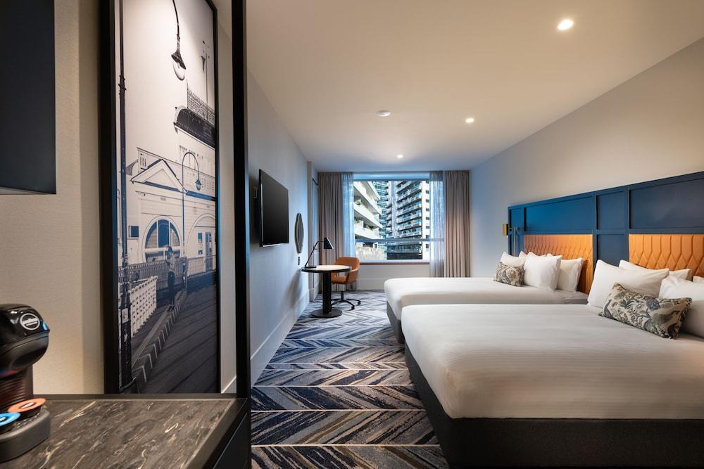 Dorsett Melbourne Room Type - Deluxe Twin Balcony