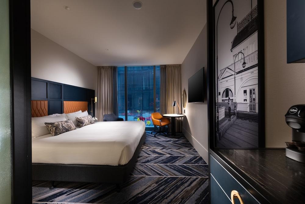 Dorsett Melbourne Room Type - Deluxe King Diva