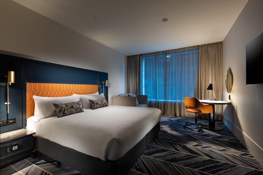 Dorsett Melbourne Room Type - Deluxe King
