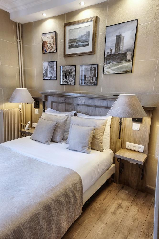 Hôtel du Château Room Type - Classic Double Room