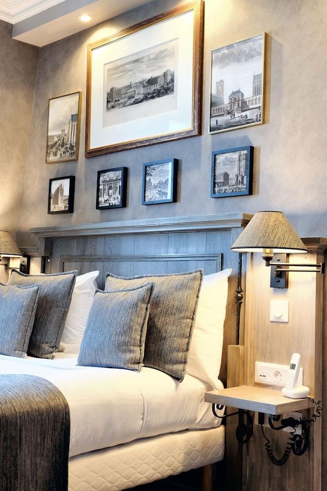 Hôtel du Château Room Type - Triple Room