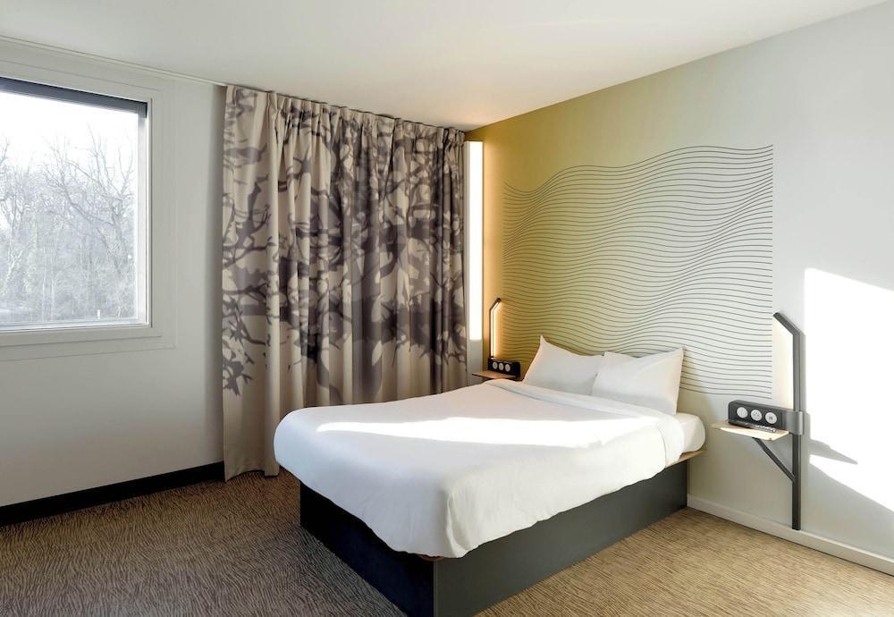 B&B HOTEL Paris Meudon Vélizy Room Type - Double Room, Mobility Accessible, Non Smoking
