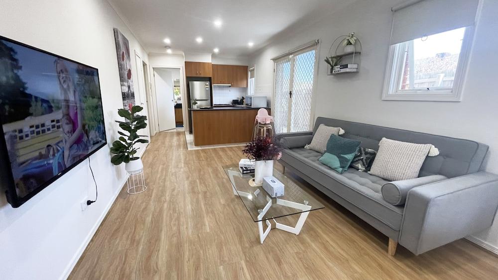 Box Hill Compact Home Small family WiFi Room Type - Comfort Apartment, 1 Queen Bed with Sofa bed, Non Smoking, Courtyard View