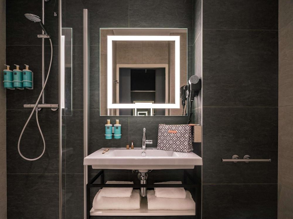 Novotel Paris Val de Fontenay - Tap to explore photos