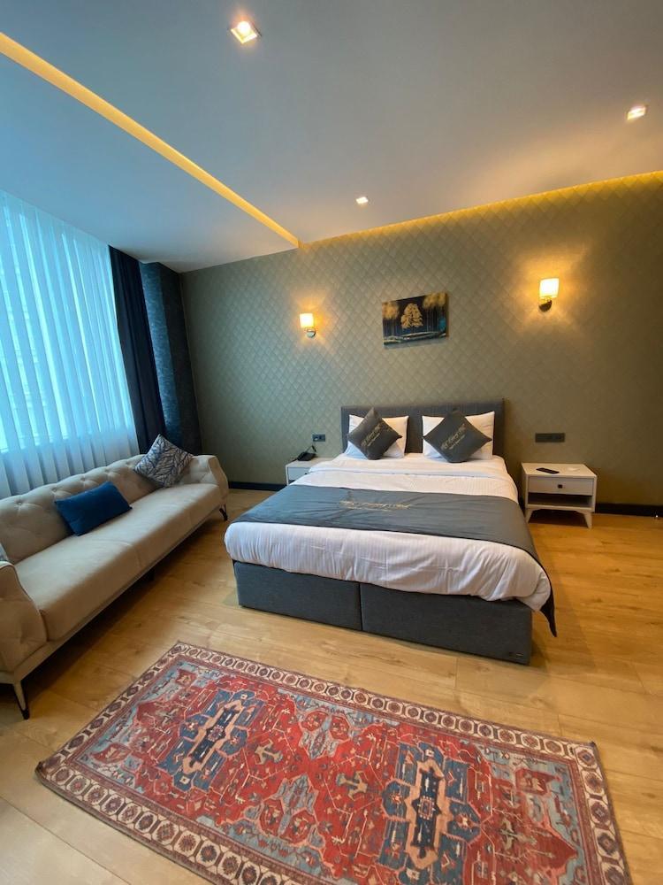 HMZ Luxury Hotel Room Type - Family Double Room