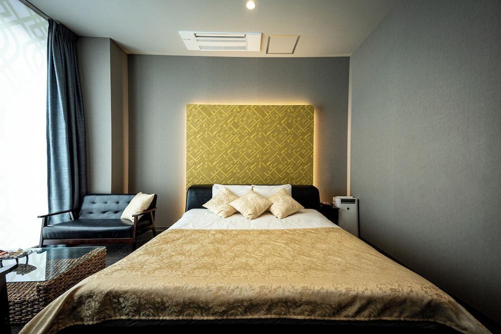 Design Hotel Blax Room Type - Vip suite, Smoking (E-Cigarettes Only)