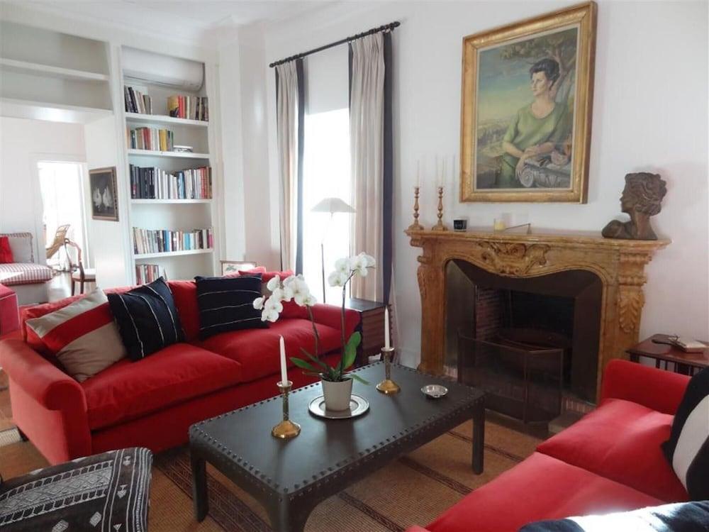 La Camelia an Elegant and Extravagant 2 Bedroom Apartment - Tap to explore photos
