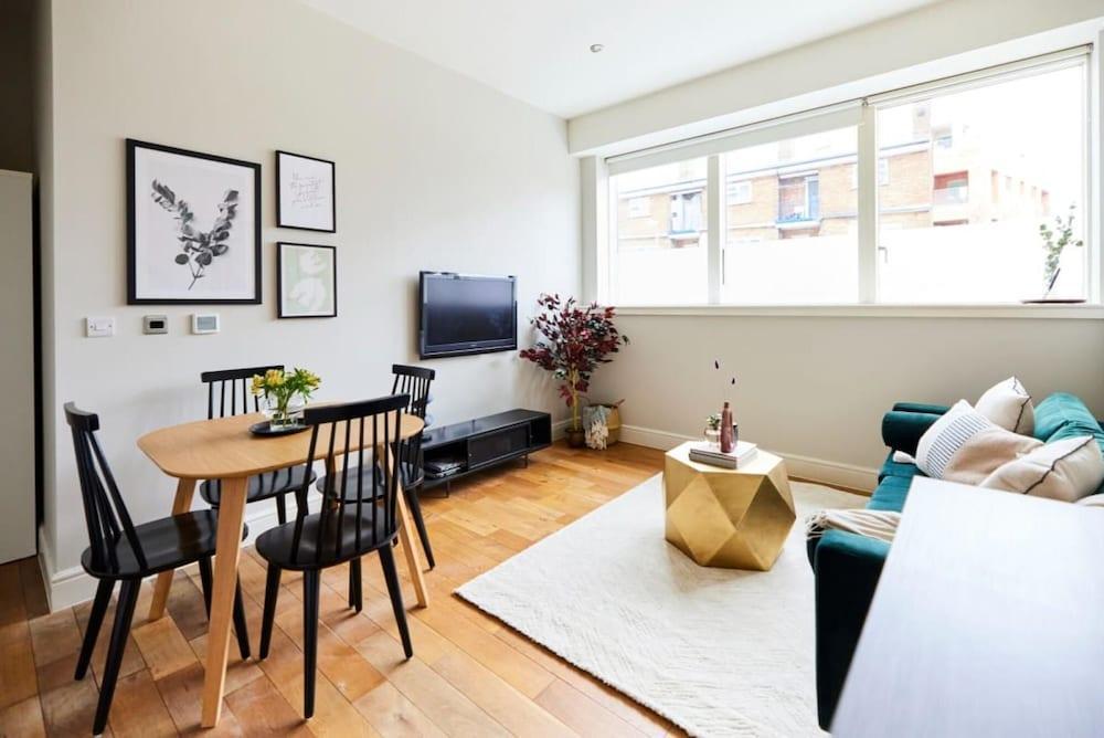 The Waltham Forest Escape - Adorable 2bdr Flat - Tap to explore photos