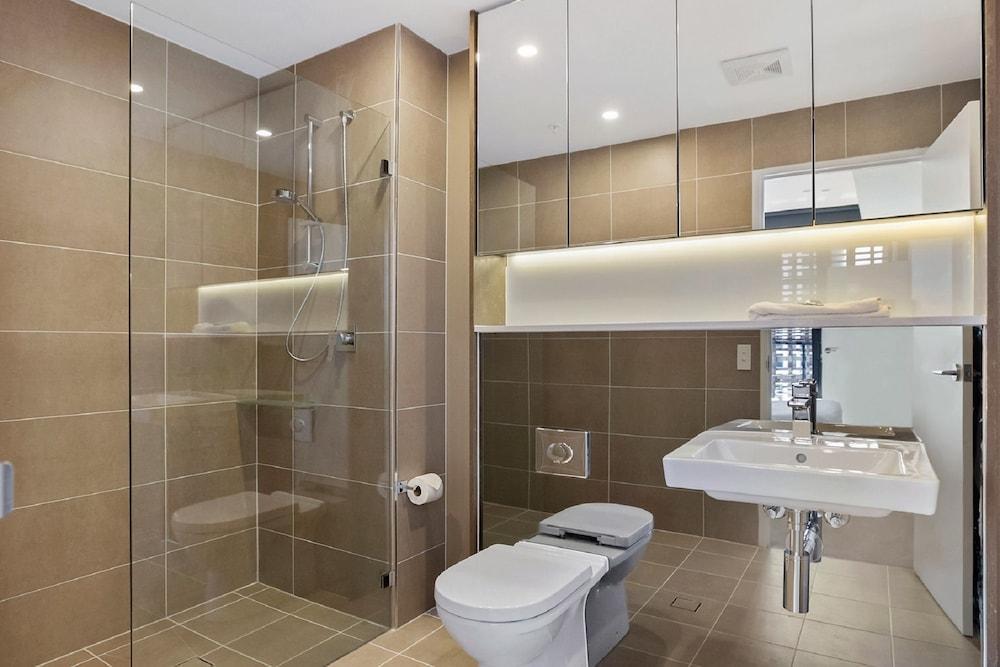 Wyndel Stunning One Bedroom - Tap to explore photos