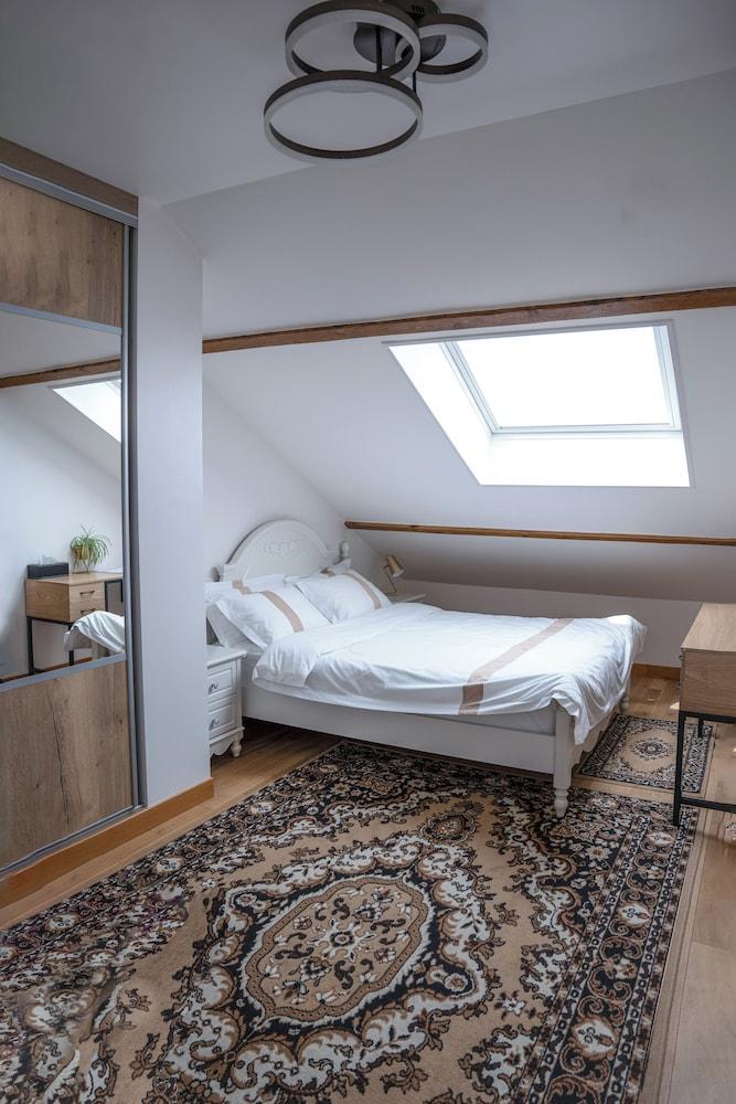 La Maison Charentonneau Room Type - Classic Room