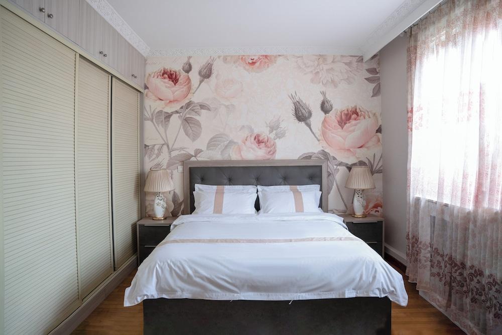La Maison Charentonneau Room Type - Deluxe Suite