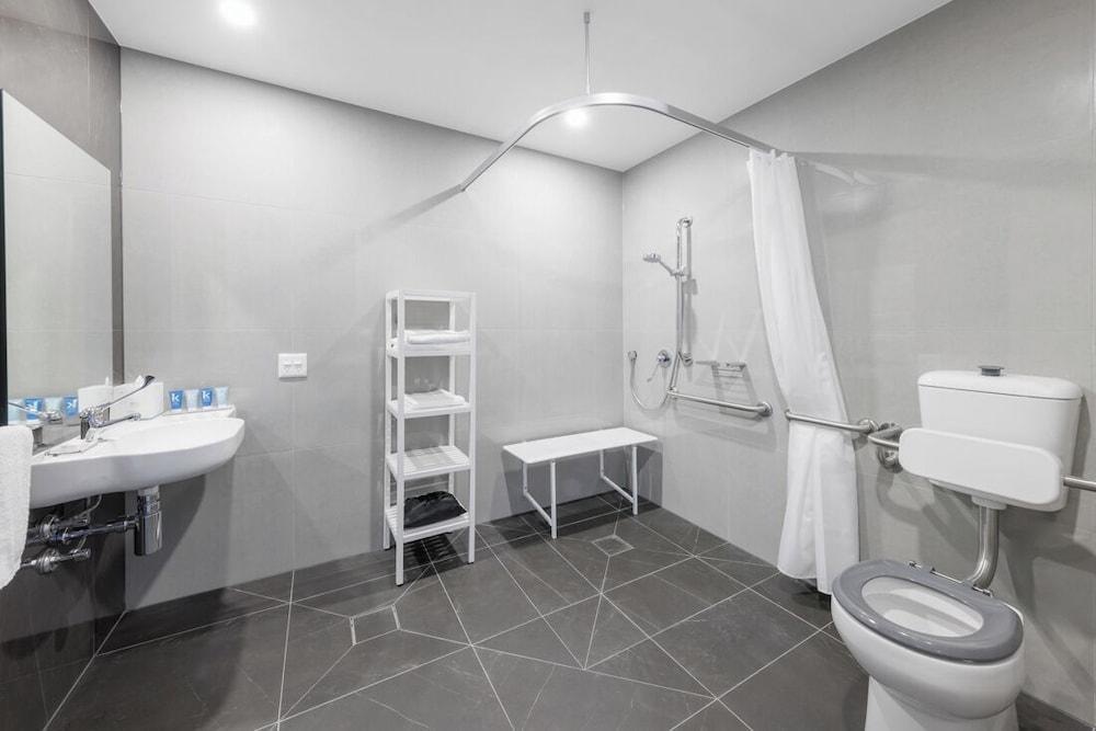 Meriton Suites Melbourne Room Type - 2 Bedroom Accessible Suite