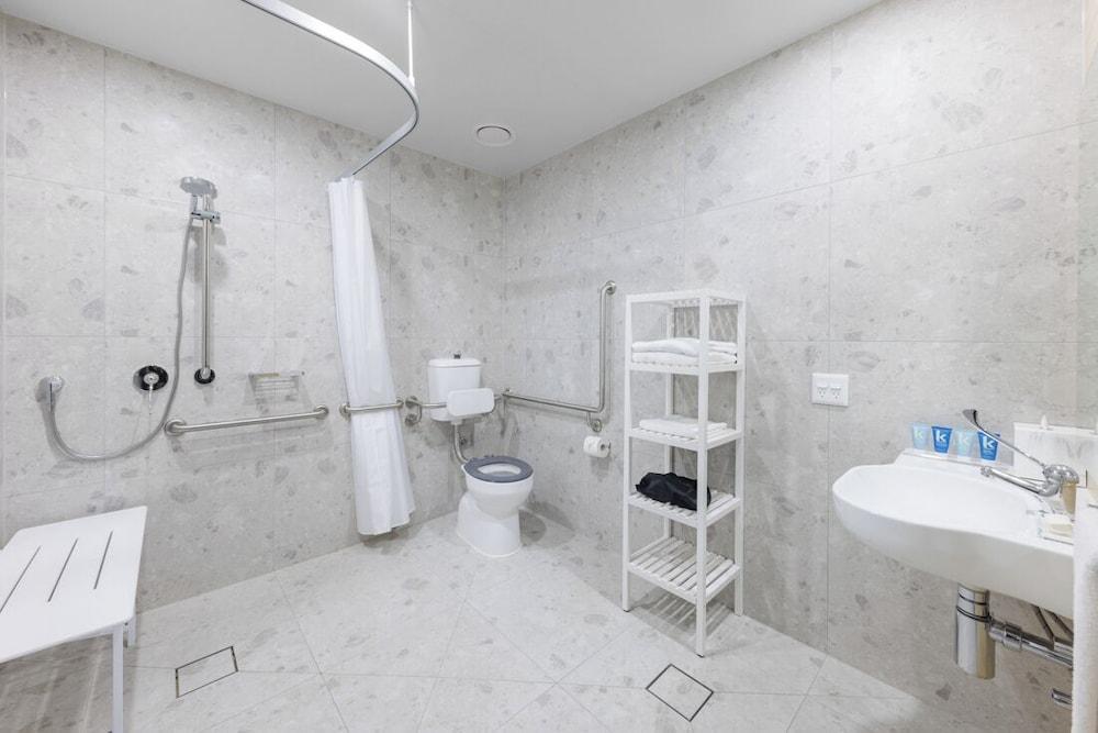 Meriton Suites Melbourne Room Type - 1 Bedroom Accessible Suite