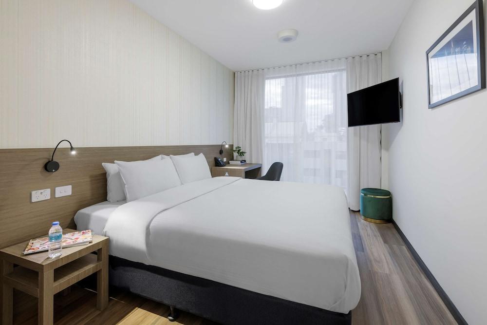 Best Western Queen Victoria Market Hotel Room Type - Executive Room, 1 King Bed, Non Smoking