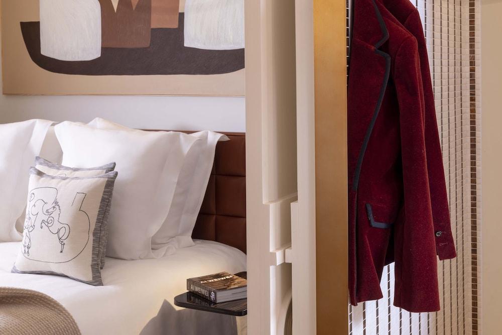Villa-des-Prés Room Type - Superior Double Room (beds type subject to availability) Villa-des-Prés Room Type - Superior Double Room (beds type subject to availability)