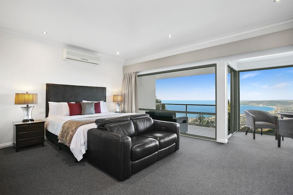 Arthurs Views Room Type - Luxury Double Room, 1 King Bed, Bay View, Sea Facing