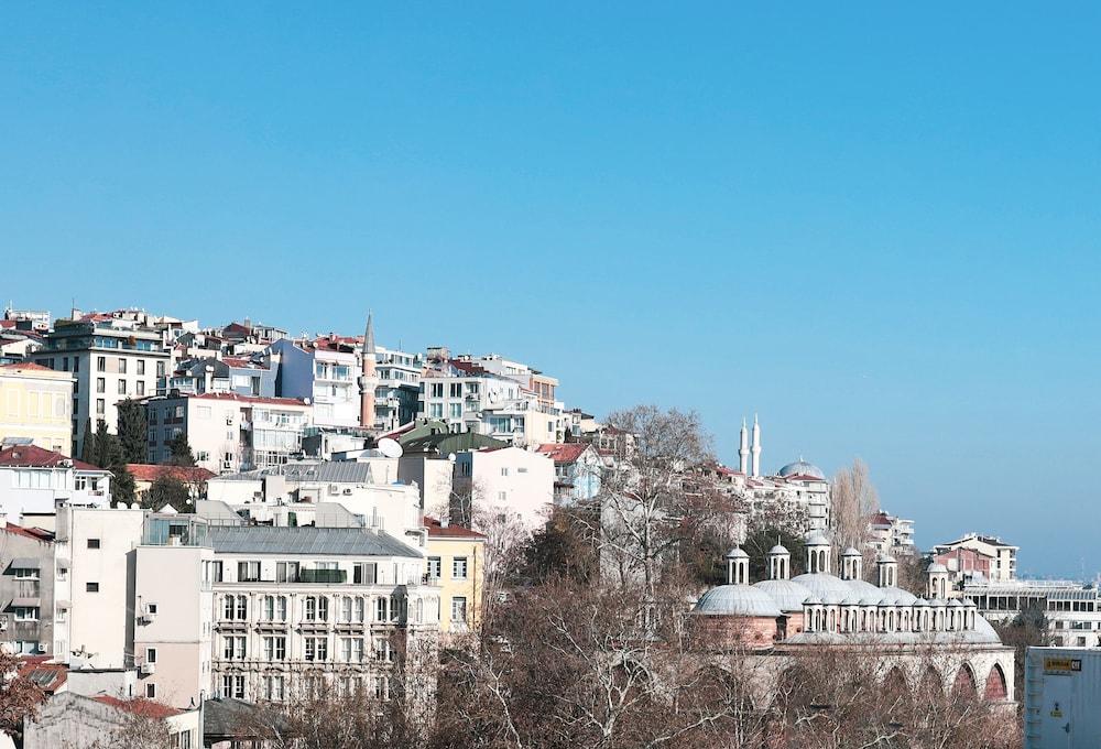 Galata Masterpiece Hotel - Tap to explore photos