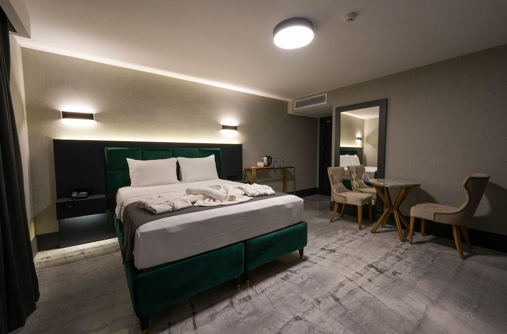Ataşehir Kuruçeşme Palace Room Type - Deluxe Double Room