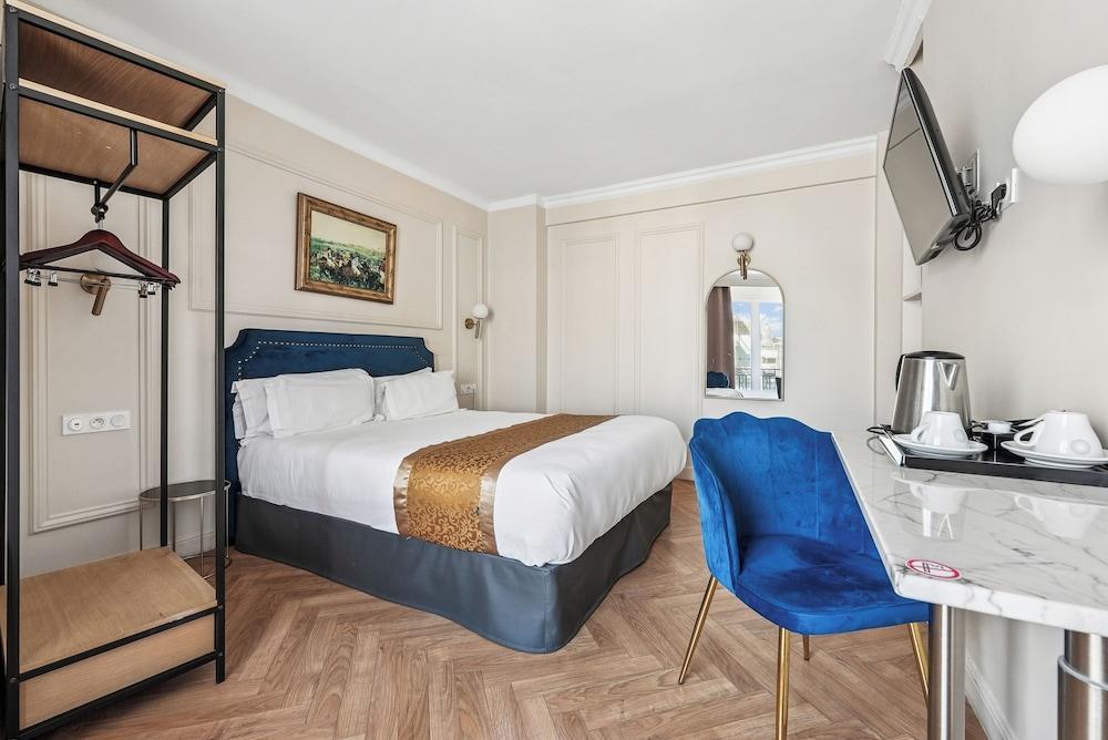 HOTEL CLERY - Tap to explore photos