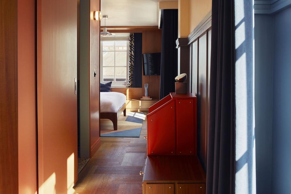 The Hoxton, Lloyd Amsterdam - Tap to explore photos