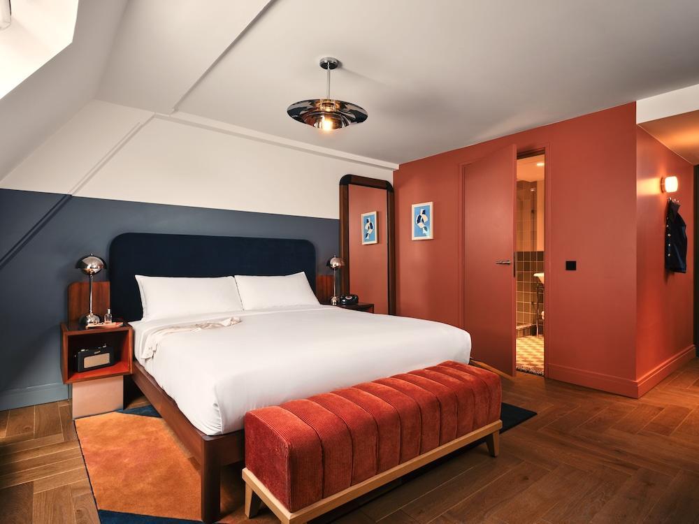The Hoxton, Lloyd Amsterdam Room Type - Roomy