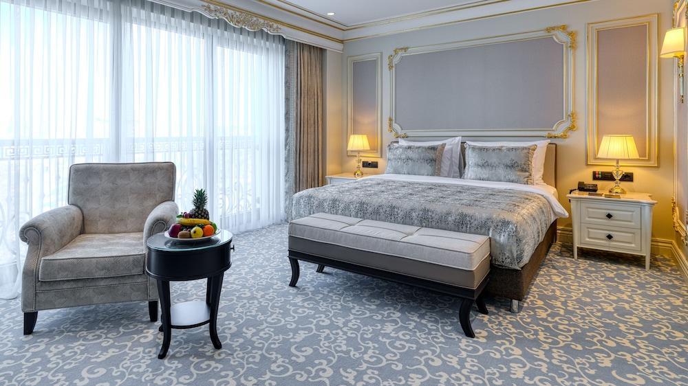 Dekalb Hotel Room Type - Family Suite Room with Sea View