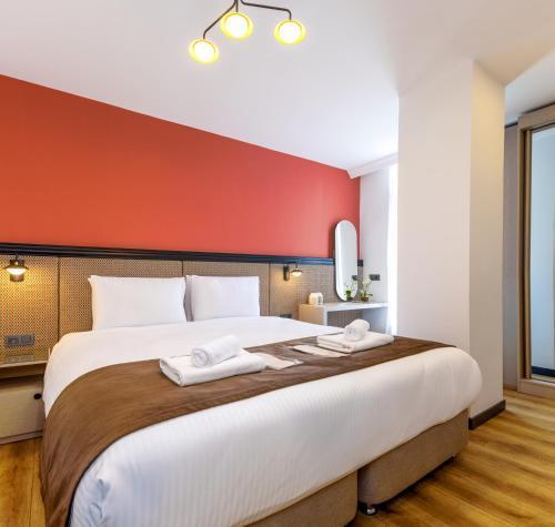 BayMari Suites City Life - Tap to explore photos